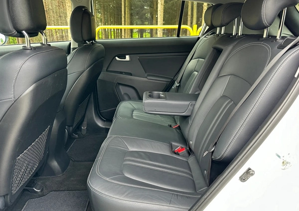 Kia Sportage cena 47900 przebieg: 183000, rok produkcji 2014 z Stawiszyn małe 211